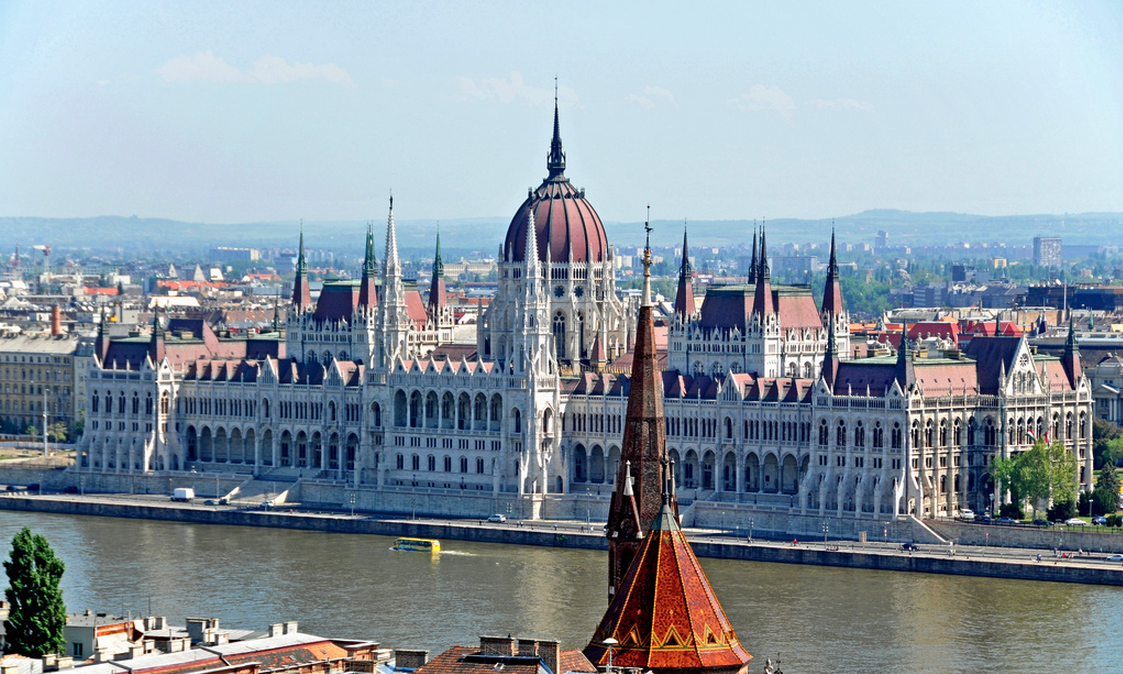 Hungarian Parliament, photo Dennis Jarvis